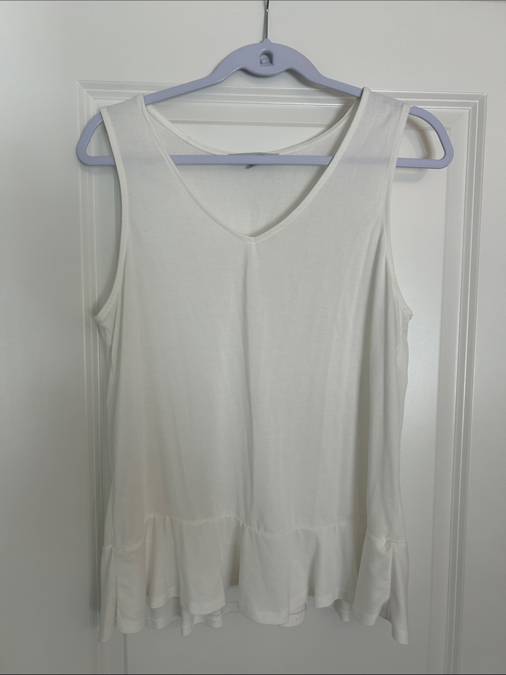 Green Envelope Cream Ruffle-Hem V-Neck Tank